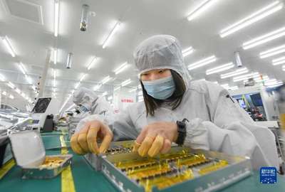 靠譜服務(wù)、技術(shù)推銷、標(biāo)準(zhǔn)開路 一家光通信企業(yè)的“出海秘籍”